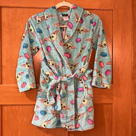 Disney The Mandalorian and Macarons Bathrobe - Picture 3 of 8